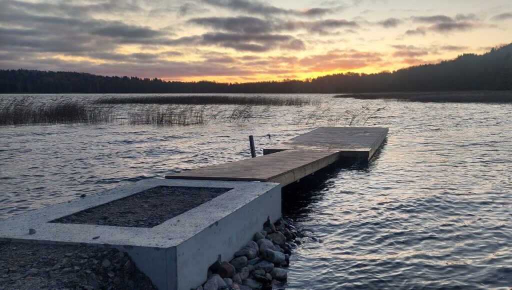 Maatuki ja laituri