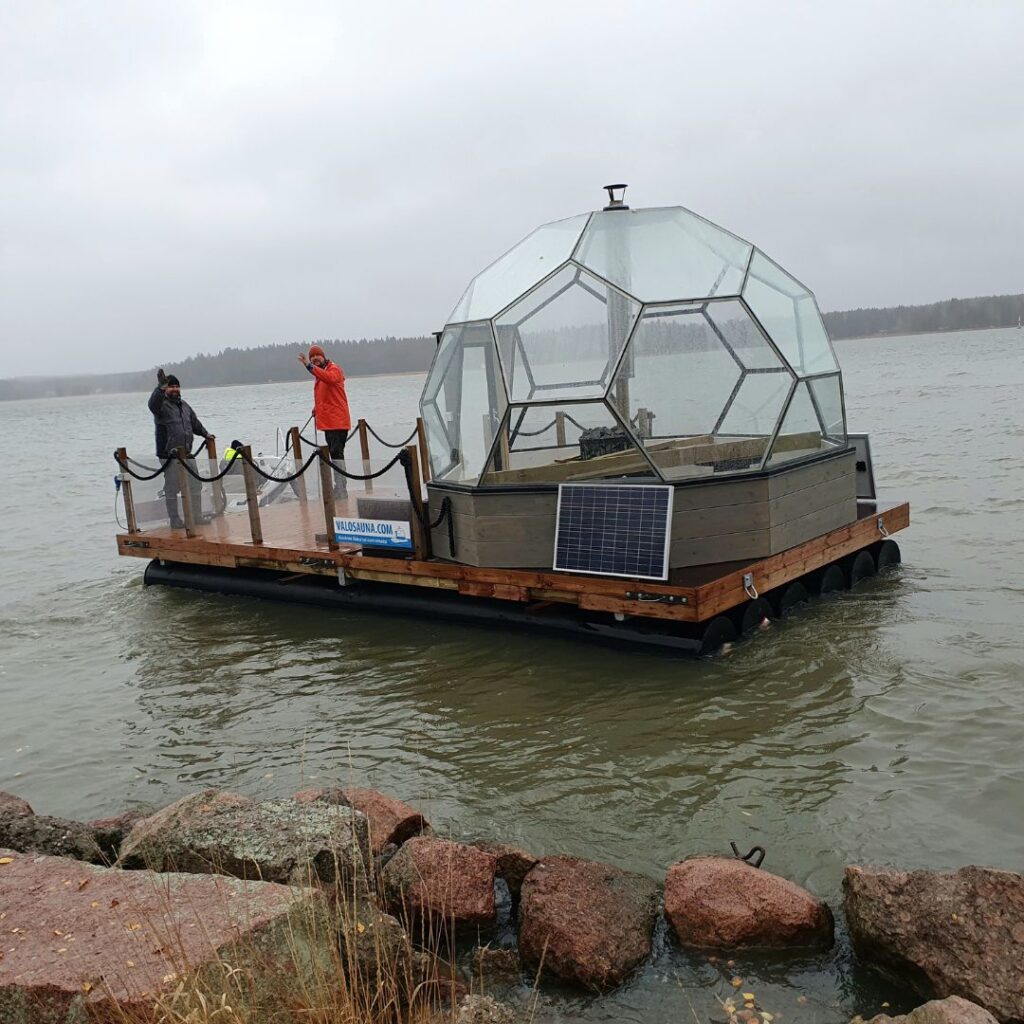 Sauna- ja kuljetuslauttojen rungot valmiiksi rakennettuina