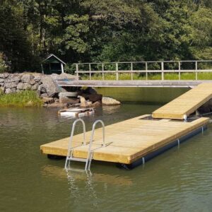 lip-lap alumiiniporras laiturissa