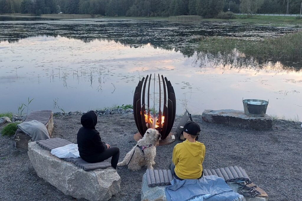 savorak avotulipaikka sopii maisemaan