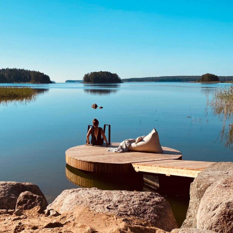 savorak pyöreä laituri uimakäytössä