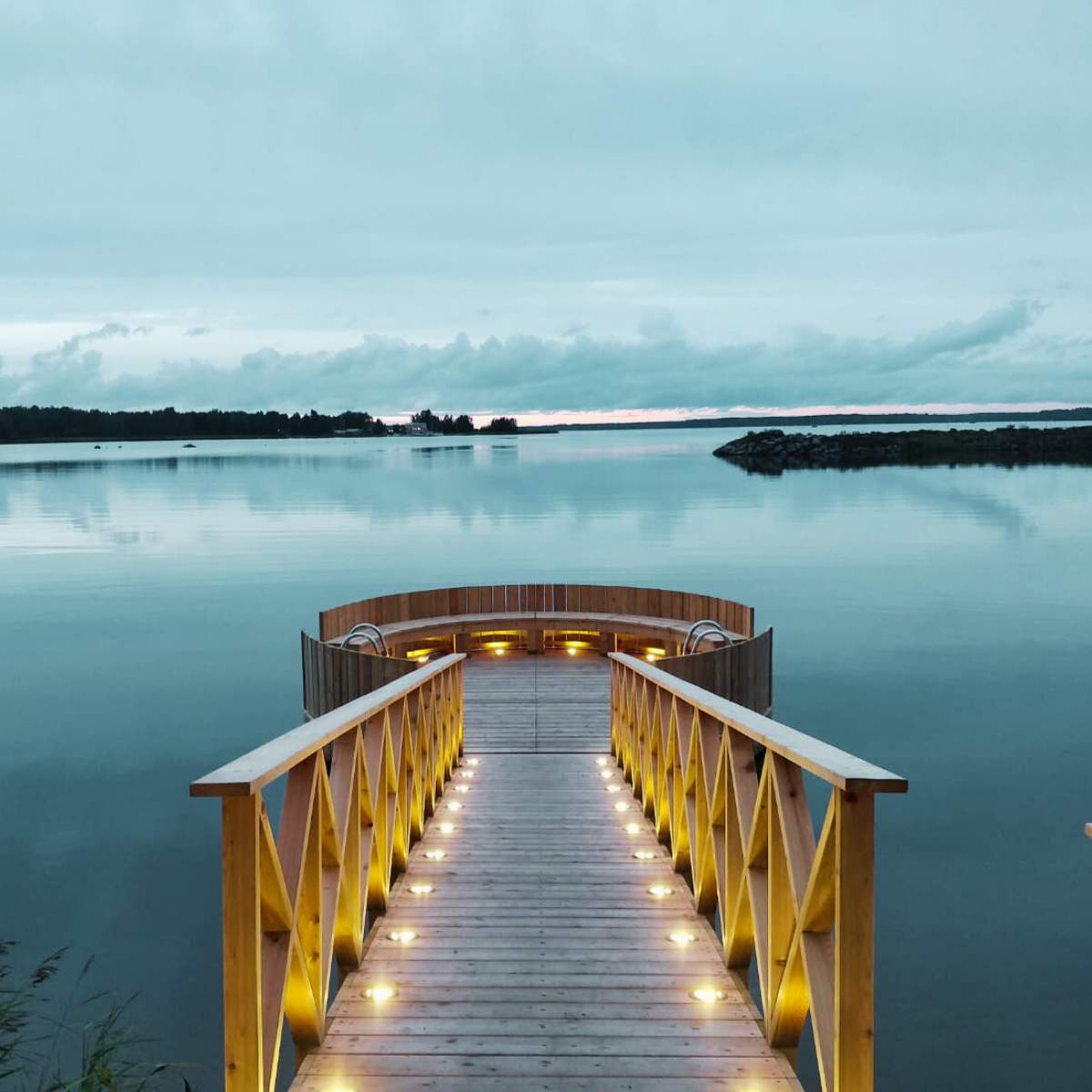 savorak pyöteä laituri kokkolassa valoilla