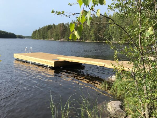 Putkiponttonilaituripaketti (Eero) 3 x 7 m, kävelysilta 1,2 x 5 m, sisältää rahdin