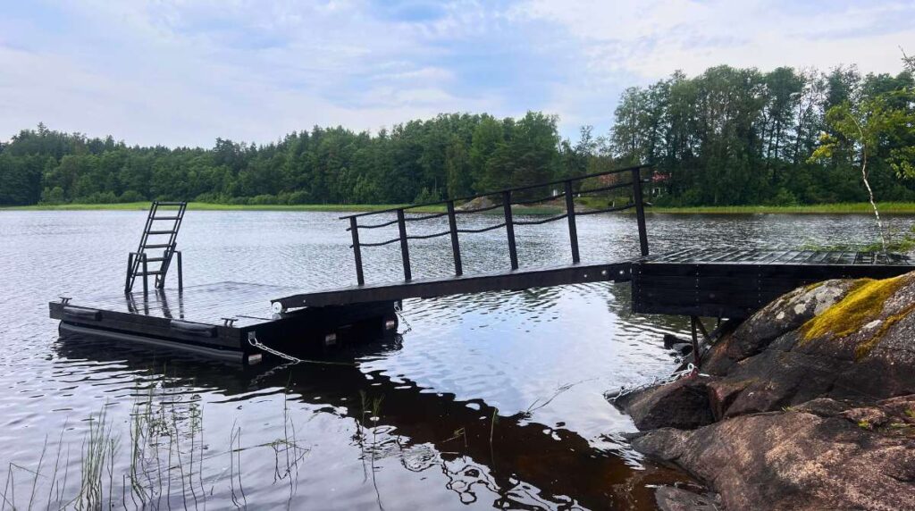 Mökki-P 3.15 x 4 m_ Hiilipuu_ Kirkkonummi