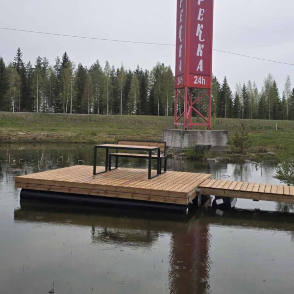 Mallilaituri Mökki 3,15x4 m, kävelysilta 1,2x5 m, Hankasalmi