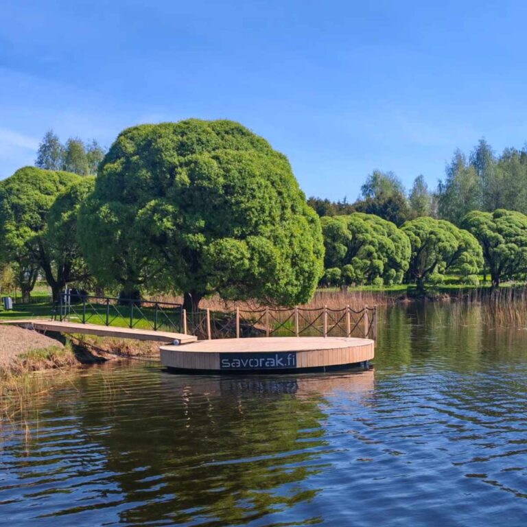 Pyöreä laituri mikkelinpuisto