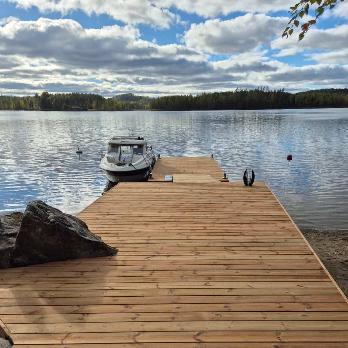 seppänen savorak ja laituri ja rantaterassi