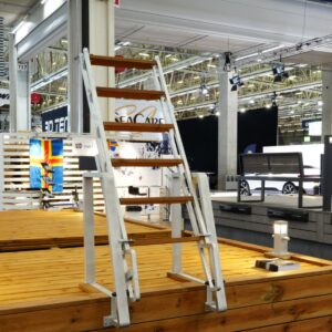 Uimaporras savorak satiini messuilla