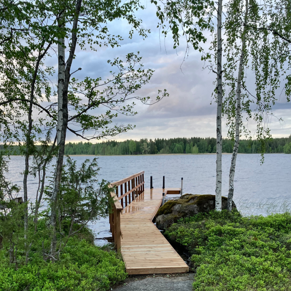 Lappeenranta uusi jokamieslaituri kaiteella