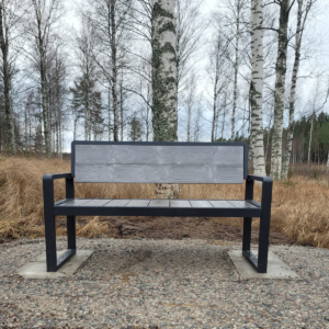 esteetön penkki edestä