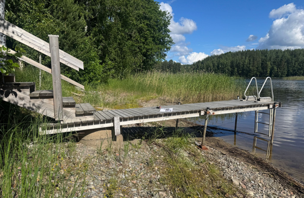 vanha laituri saa väistyöä