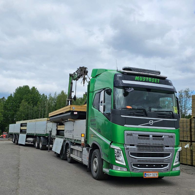 savoral laiturit mustosten kyydissä savoral laiturit mustosten kyydissä